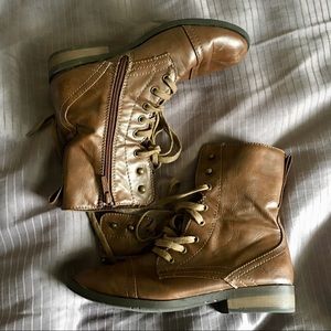 *Wanted* Prague Combat Style Boots in Chocolate